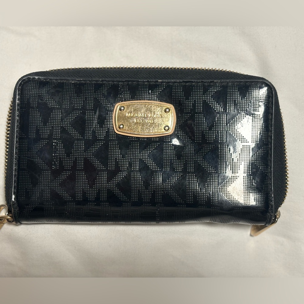 Michael Kors wristlet